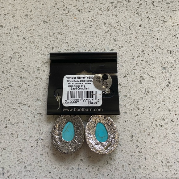 Turquoise costume earrings - Picture 2 of 2